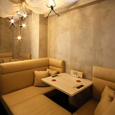 【掘りごたつ】広々としていて、会話も弾むお席です!