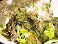 料理メニュー写真 海ぶどうと水菜のハリハリサラダ