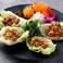 ヤム・ガイ・タクライ/Spicy chicken salad wrapped leyyuce