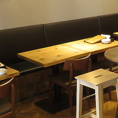 大人数でもゆったりご利用可能なテーブル席もご用意しております♪