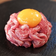 肉横丁でしか食べられない！高コスパ◎厳選食材の和牛ユッケや牛タンなどの新鮮なお肉料理がおすすめ☆の写真