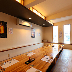 こちらの座敷は、掘りごたつ席になっております。宴会などの際にご利用ください。