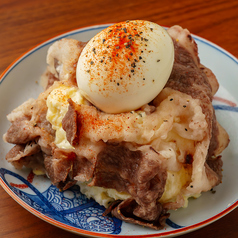 和牛と半熟卵の贅沢ポテトサラダ