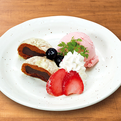 かりんとう饅頭の天ぷらとあまおうアイス
