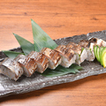料理メニュー写真 金華サバの炙り棒寿司