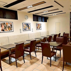 肉バル&カフェCraic沖縄県庁前店の雰囲気1