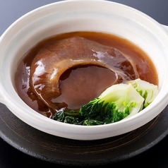 フカヒレの姿煮と野菜の清湯土鍋煮込みご飯