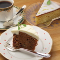 カフェタイムはケーキをご提供してます。コーヒーは焙煎師が厳選した豆を使用してます。