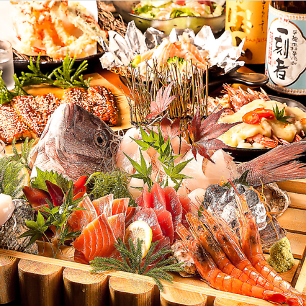皆さまにカジュアルな雰囲気の中でお食事を楽しんでいただけるよう、空間作りにもこだわっています！