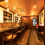 カウンター席も完備。お一人様はもちろん、デートやお仲間との飲み会などにも◎