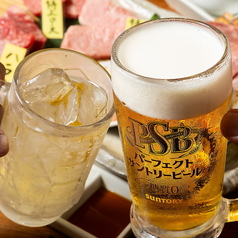 焼肉にあう多彩なドリンクで乾杯！