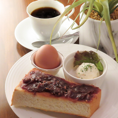 パンは、ジャムマーガリン / ハチミツシナモン / あんバターからお選びください。