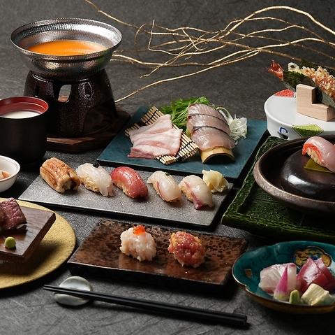 名物の豆腐は出来立てで提供♪夜景を眺めながら厳選したお酒と新鮮な鮨を楽しめます。