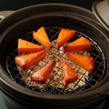 料理メニュー写真 土鍋で燻る燻製料理
