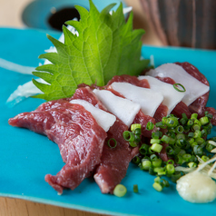 馬刺しなどの食材は産地直送でよりよいものを