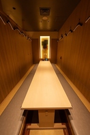 ゆったりとした寛ぎ空間（全150席）大小宴会個室完備！