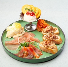 ハチマルニのcold dish6種盛り合わせ