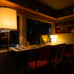 【1名×3席/2Fテーブル席★】落ち着いた景色を眺めながら上質な時間を過ごせる大人のための特別空間。程よい距離感と洗練された雰囲気が、女子会やパーティ、気の合う仲間との集まりをより華やかに演出します。心ほどける贅沢なひとときと、日常から離れる静かな時間を、心ゆくまで味わってください。お待ちしております。