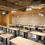 お人数でのご宴会をお楽しみいただける広々としたフロアです◎