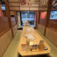 8名席としてもご利用いただけます。（通常は4名様席）