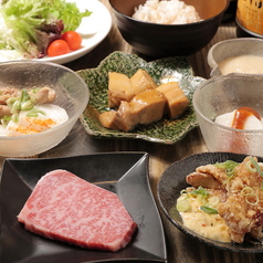 焼肉屋歴15年の店主お得意の肉料理！山芋とご一緒に☆