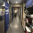 《賑やかさ×安心感》活気ある店内にいながらも、落ち着いて過ごせるボックス席をご用意しています！仕事帰りの同僚とのサク飲みにも◎