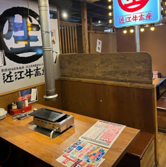 テーブル席24席を完備しております!総席数54席の広々とした空間で、ごゆっくりお楽しみいただけます◎人数に合わせてご案内いたしますので、お気軽にお声掛けください♪