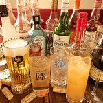 飲み放題には生ビールやハイボール、カクテルやワインまで充実の品揃え！