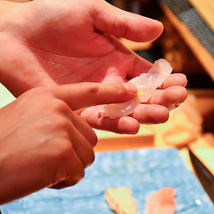 繊細な職人の握り