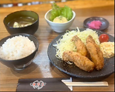 カキフライ定食の写真