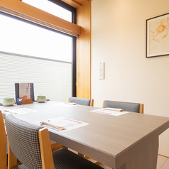 小部屋（2～4名様） 個室椅子席・個室掘り炬燵席共にご用意しております。