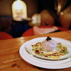 キャビアを乗せた鮮魚のカルパッチョ