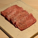 蓮蔵極旨塩タンは当店自慢の逸品です。上質なお肉をお腹いっぱいお召し上がりください！