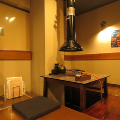 親しいご友人とのお食事や、デートにもぴったりです☆ゆったり足をのばしてお過ごしいただけるので、リラックスしてお料理をお楽しみいただけるお席となっております。