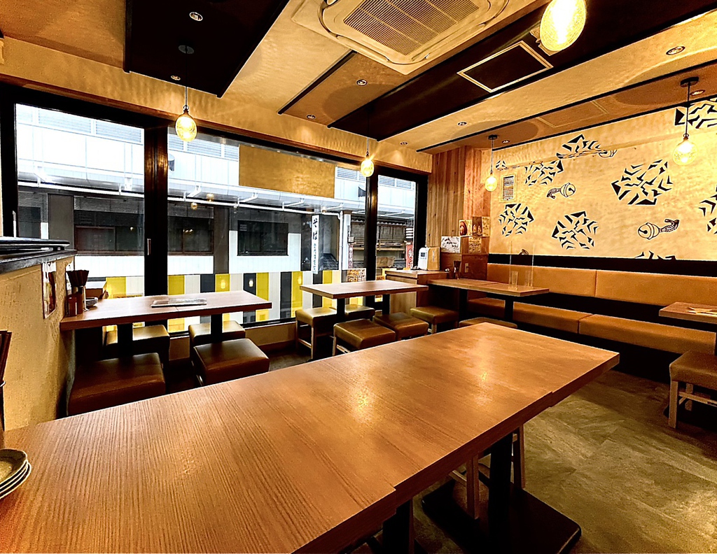 ≪テーブル＆ソファー≫2Fは全席テーブル。宴会は最大35名様までご案内可能です！