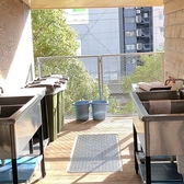 共用でお使いいただくスペースもございます。簡易的な作業場ですので事前に下準備いただくことをおすすめいたします。