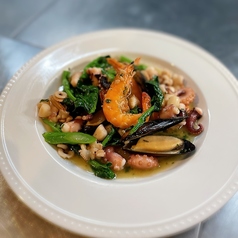 【日替わりメニュー】ニンニクと数種魚介のオリーブオイルソテー