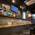 駅チカで気軽に立ち寄れる当店のカウンター席は、Barのような落ち着いた雰囲気の中、サク飲みなどにぴったりです。