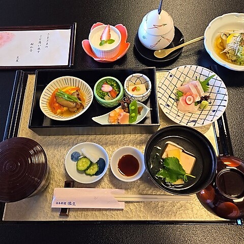 駅近くの好立地で本格会席料理を味わう◆大広間での大人数宴会や貸切も対応可能◎