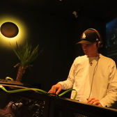 DJもいます！ライブ感満載！好きな音楽などご要望がございましたらスタッフまでお気軽にご相談ください。