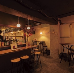 〈2名様用テーブル席〉オシャレな店内はデートにもおすすめ!2名様席もご用意しております◎