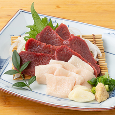 馬刺し(赤身・こうね盛り)