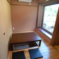 座席4名席×2テーブルご用意しております。プライベートの空間でゆっくりとお寛ぎ下さい。