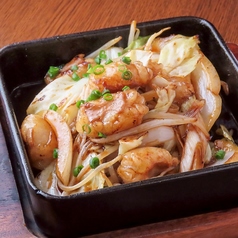 牛ホルモン鉄板焼き