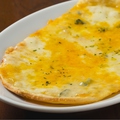 料理メニュー写真 4種チーズ　ピッツァ