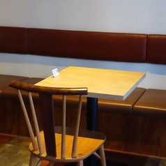 【1F】バルらしいテーブル席♪