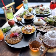 大好評!!＆ROLL特製のランチプレートは1200円から☆