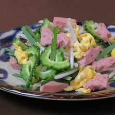 贅沢ランチ！沖縄のソウルフードを堪能◎