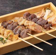 焼きとり &nbsp;五本盛り［タレ または 塩］