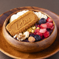 SNS映え必至★アサイーボウルとヨーグルトボウルの写真